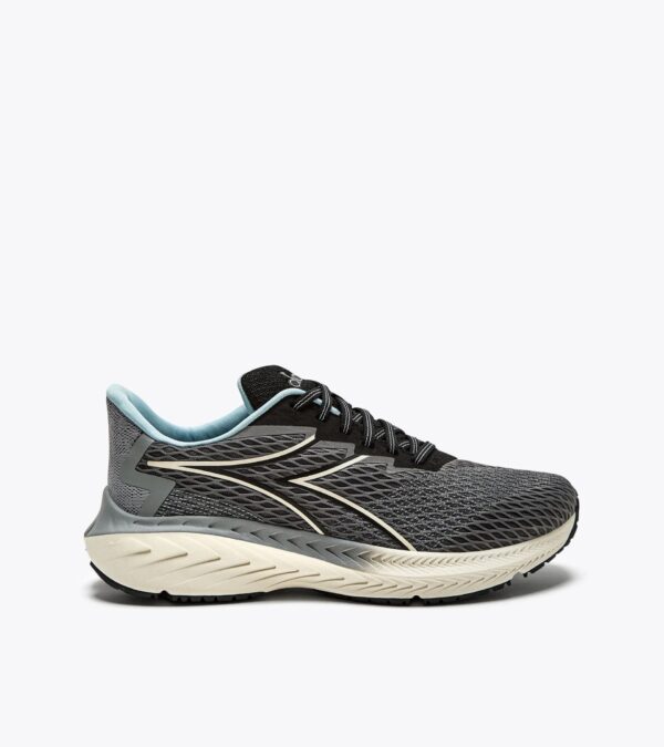 DIADORA STRADA